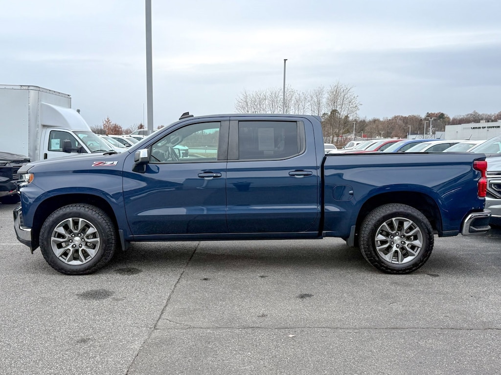 Used 2021 Chevrolet Silverado 1500 LT Truck Crew Cab