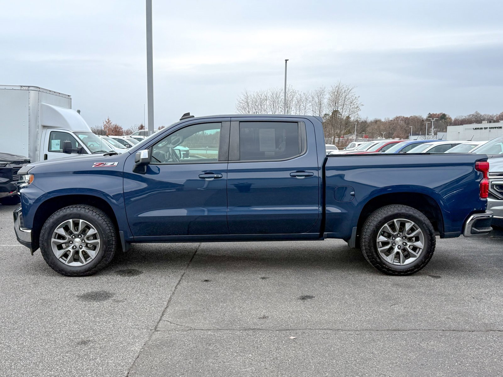 2021 Chevrolet Silverado 1500 LT photo 4