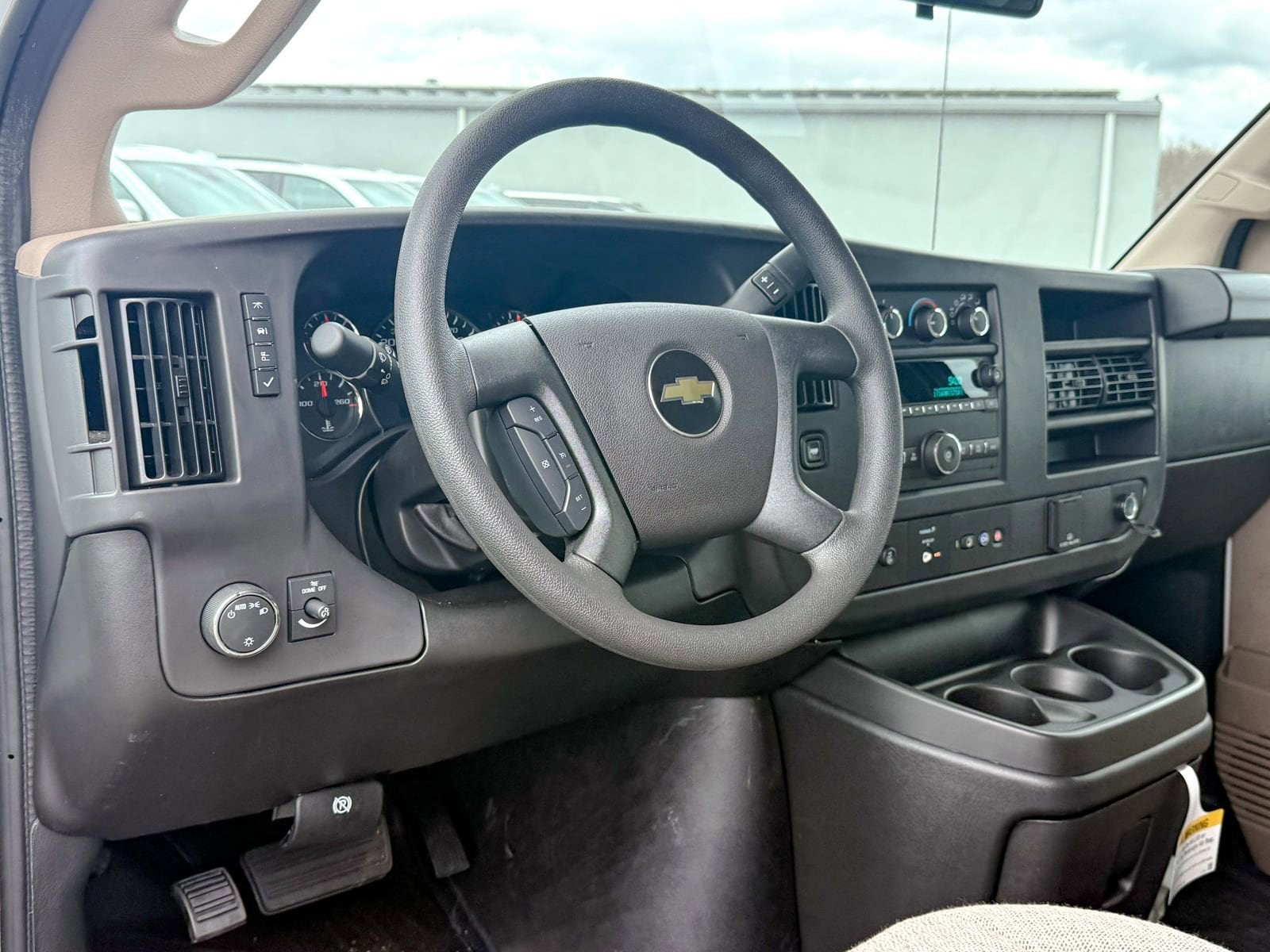 2025 Chevrolet Express Cargo Work Van - Photo 19