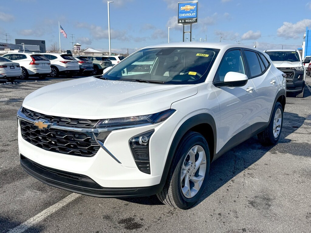 New 2026 Chevrolet Trax LS SUV