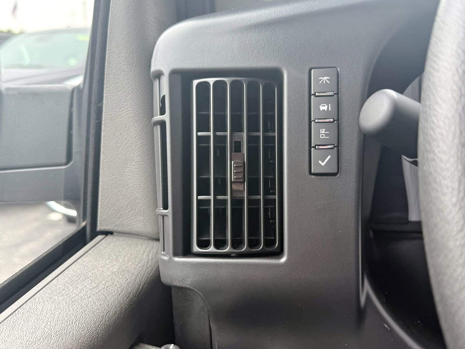 2026 Chevrolet Express Cargo Work Van - Photo 35