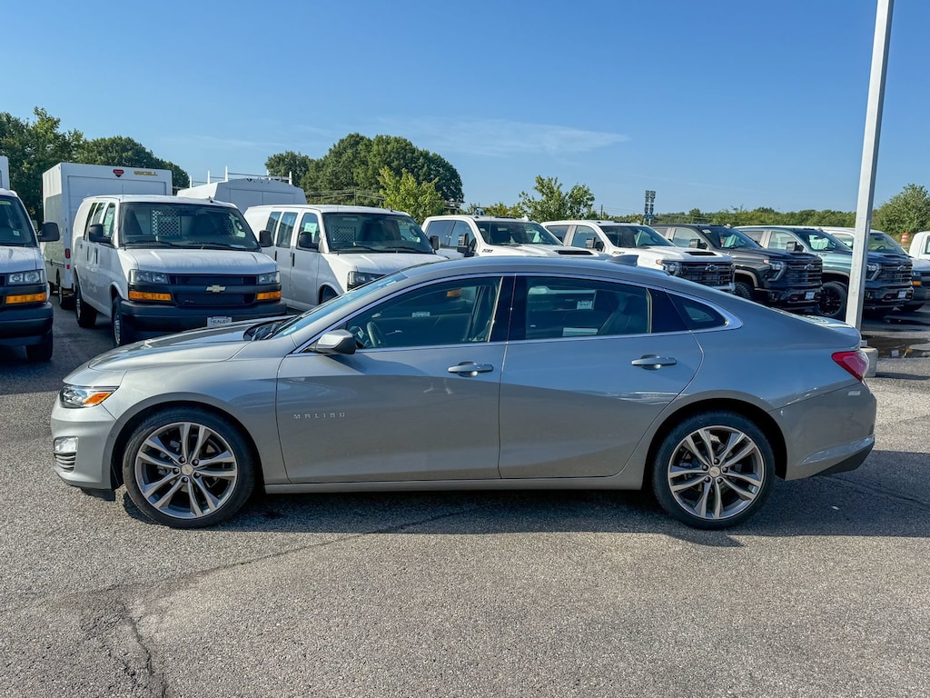 Used 2025 Chevrolet Malibu 2LT Sedan