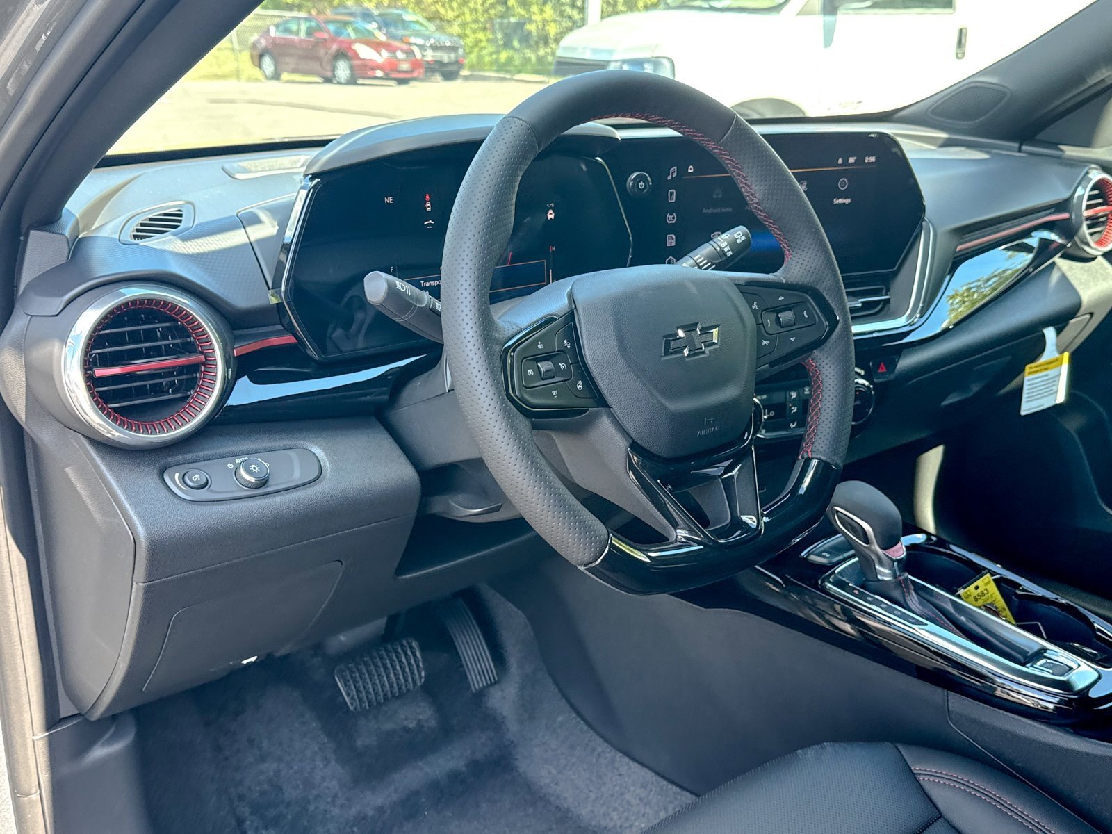 2025 Chevrolet Trax photo 3