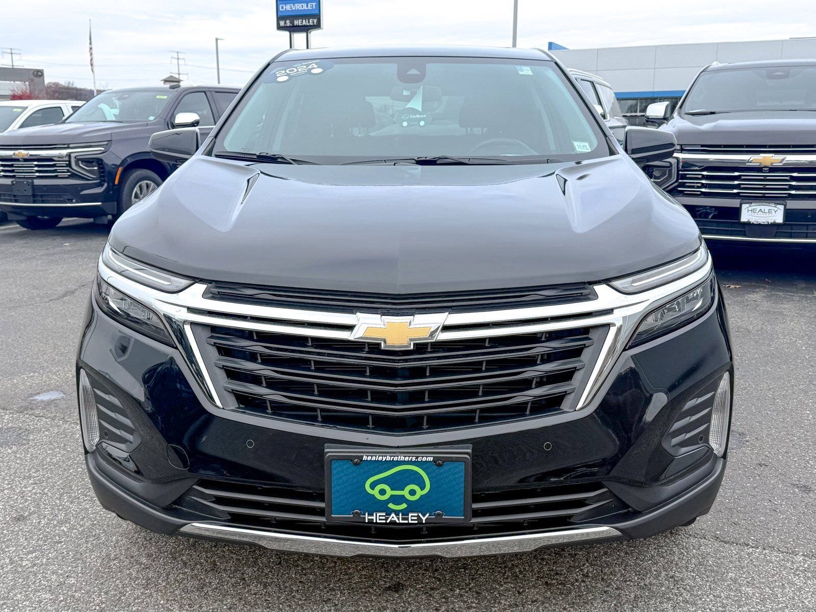 2024 Chevrolet Equinox LT photo 2