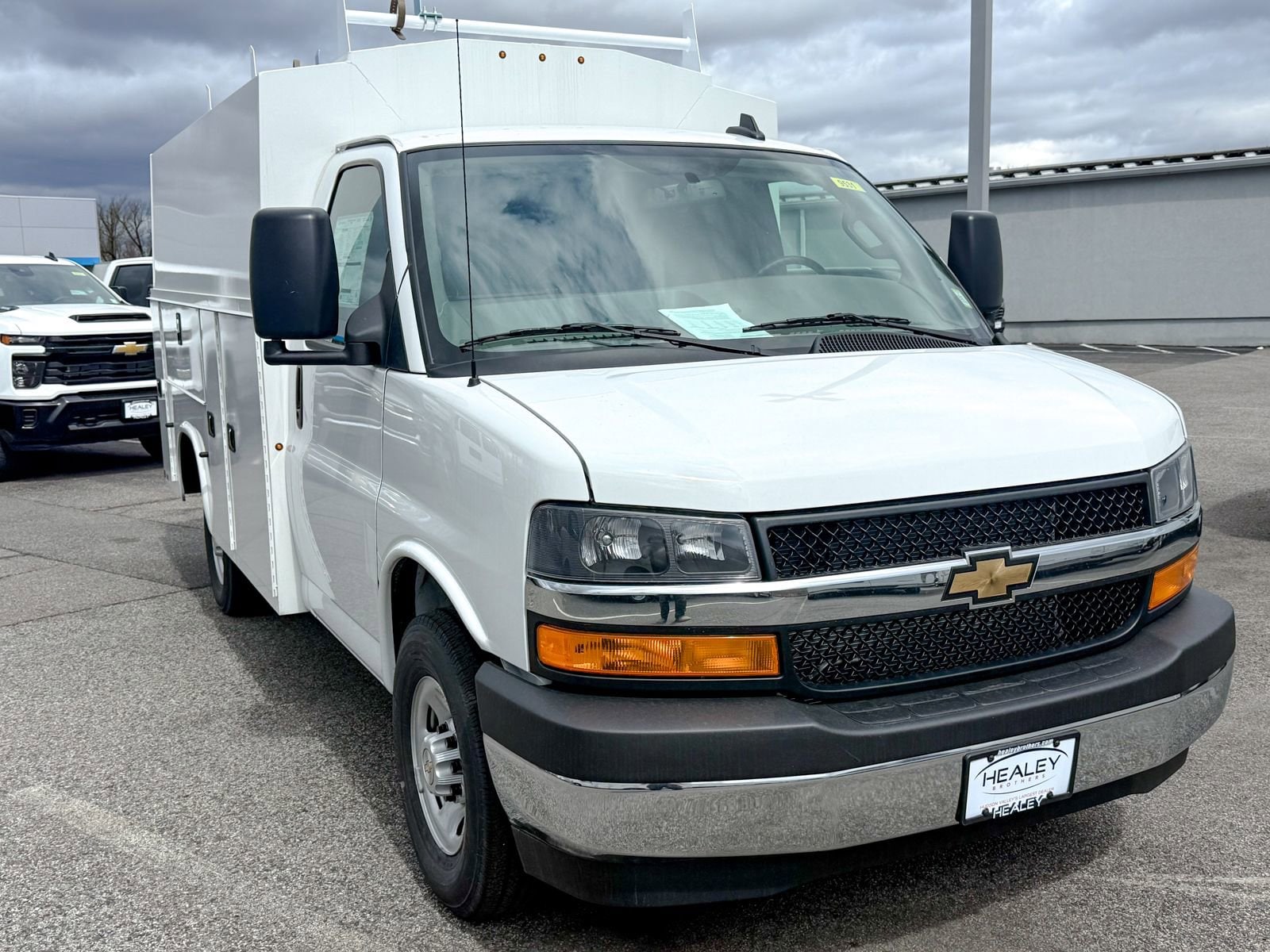 2025 Chevrolet Express 3500 139" WB's photo