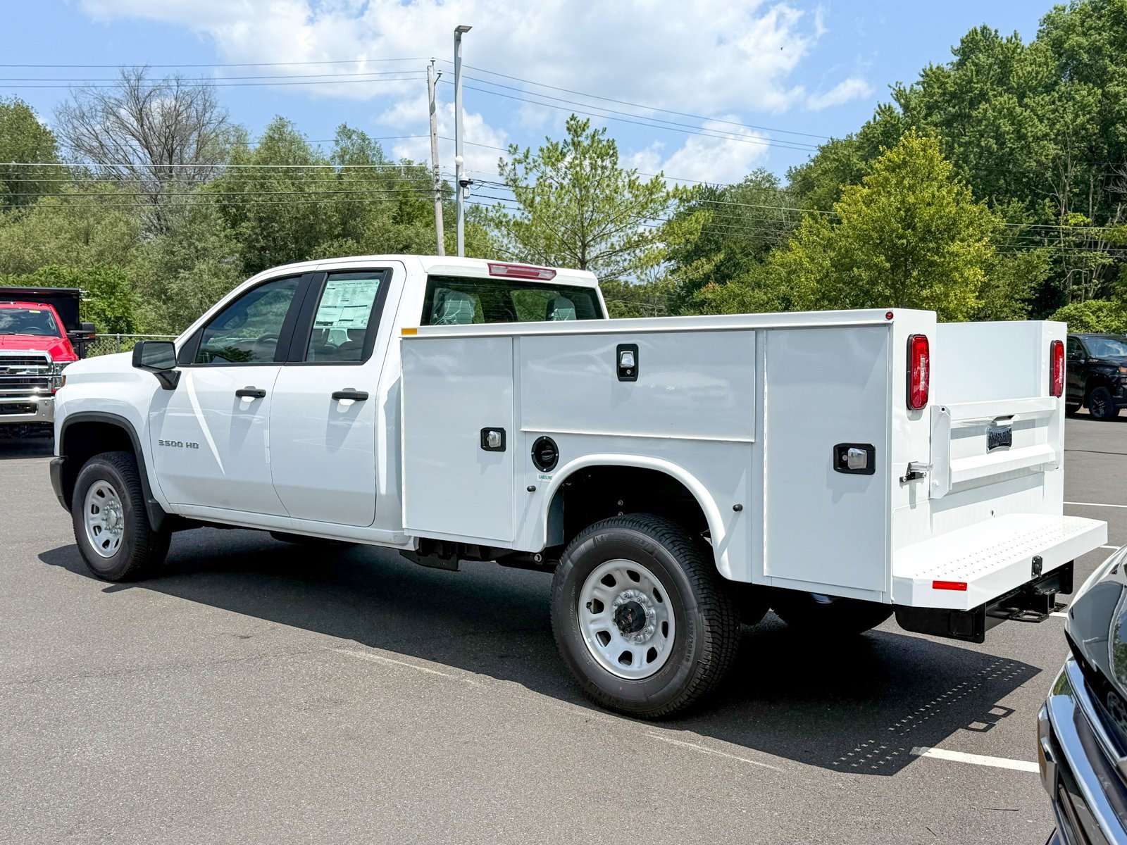2025 Chevrolet Silverado 3500HD Work Truck photo 2