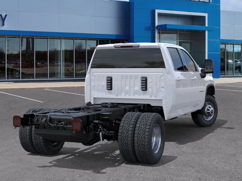 New 2025 Chevrolet Silverado 3500 HD Chassis Cab Work Truck Truck Crew Cab