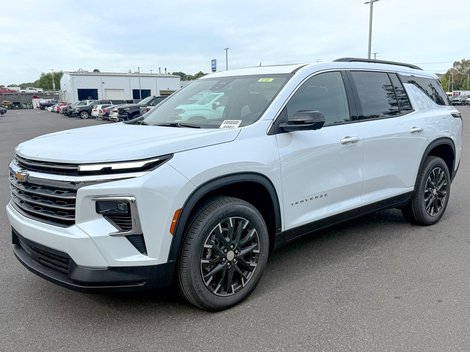 2026 Chevrolet Traverse photo 3