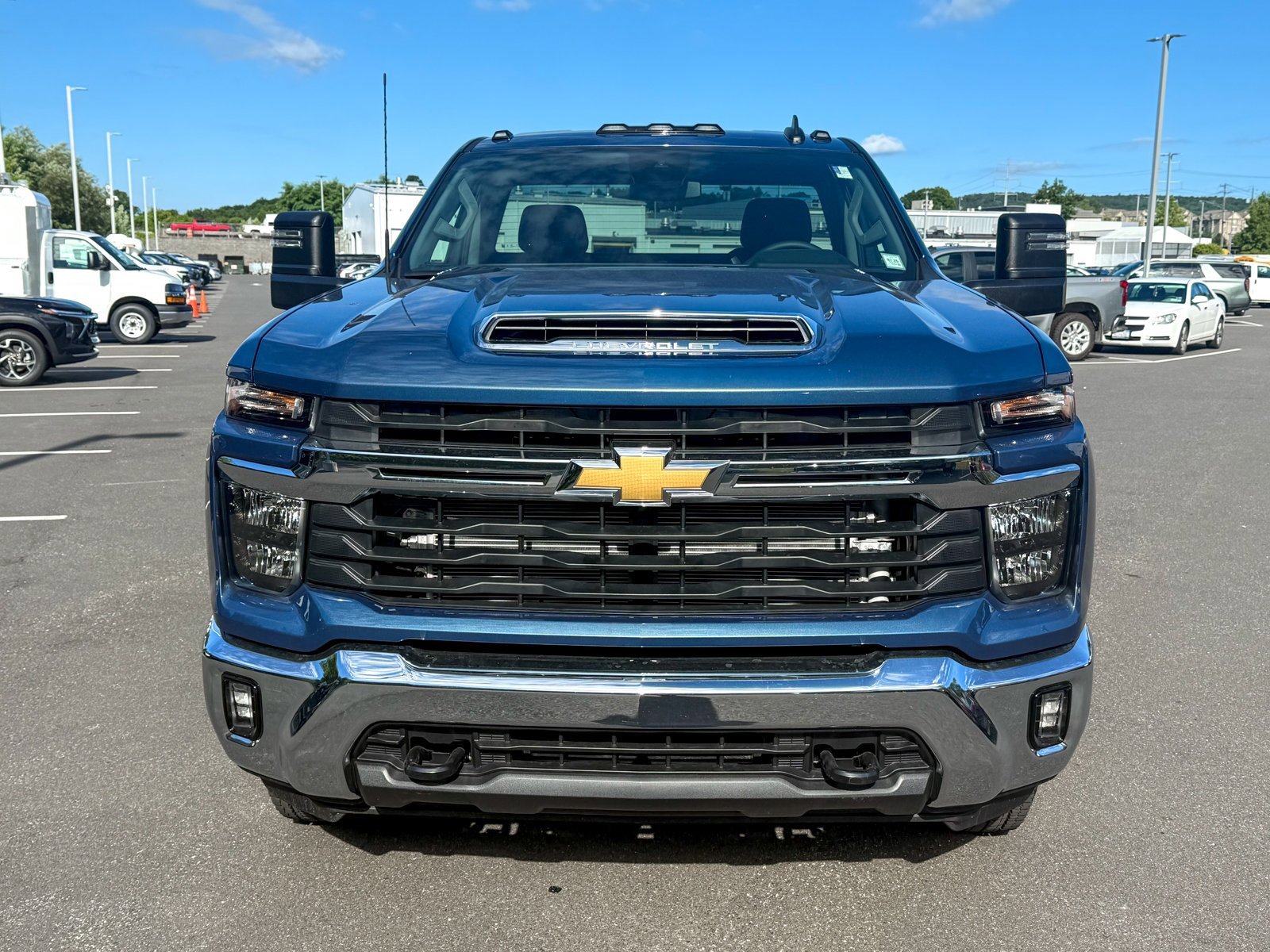 2025 Chevrolet Silverado 3500HD LT photo 4