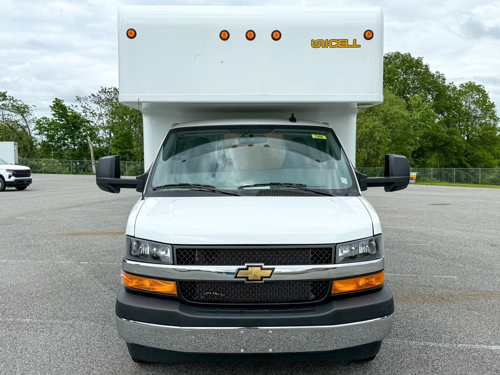 2025 Chevrolet Express Cutaway Base photo 4