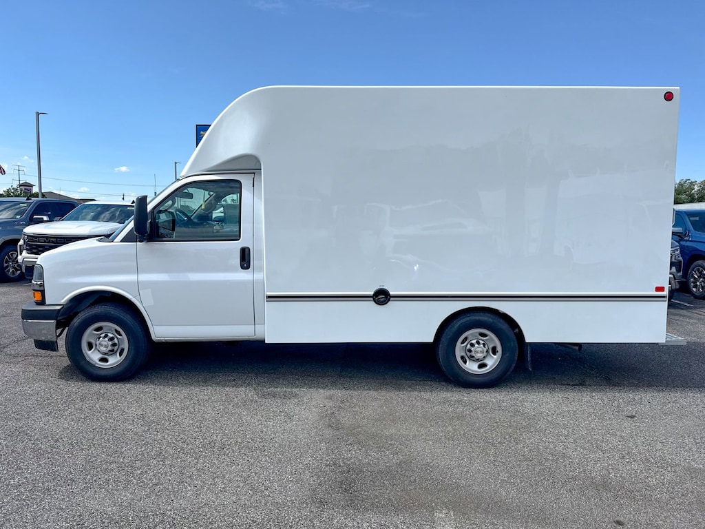 New 2026 Chevrolet Express Cutaway 3500 1WT Cutaway Van
