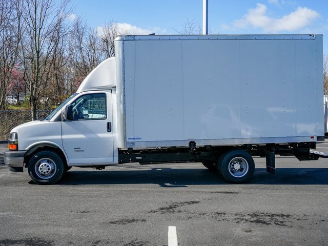 2024 Chevrolet Express Cutaway Base photo 9