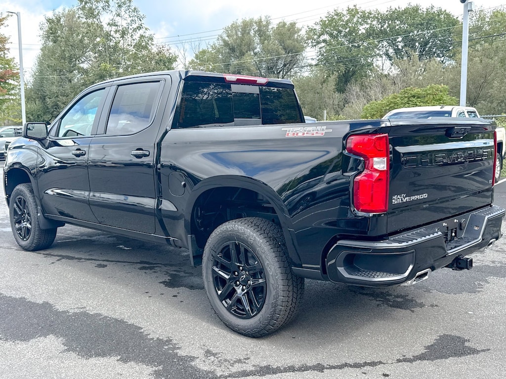 New 2025 Chevrolet Silverado 1500 LT Trail Boss Truck Crew Cab