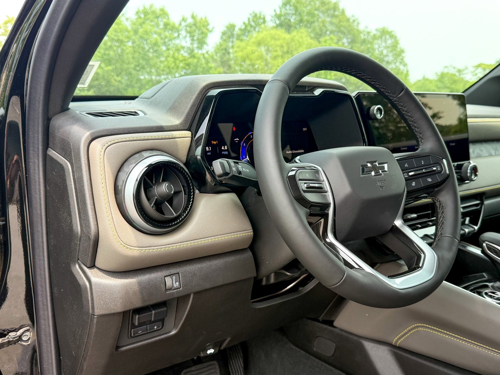 2025 Chevrolet Colorado ZR2 photo 3