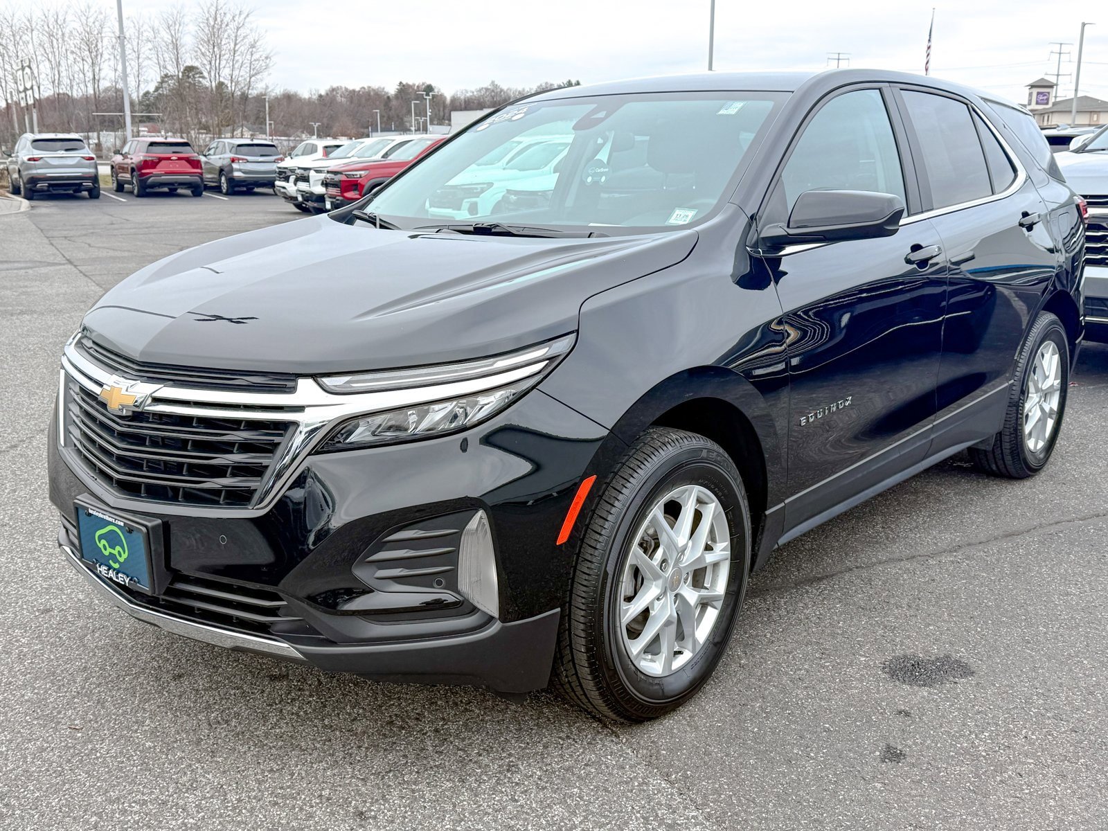 2024 Chevrolet Equinox LT photo 3