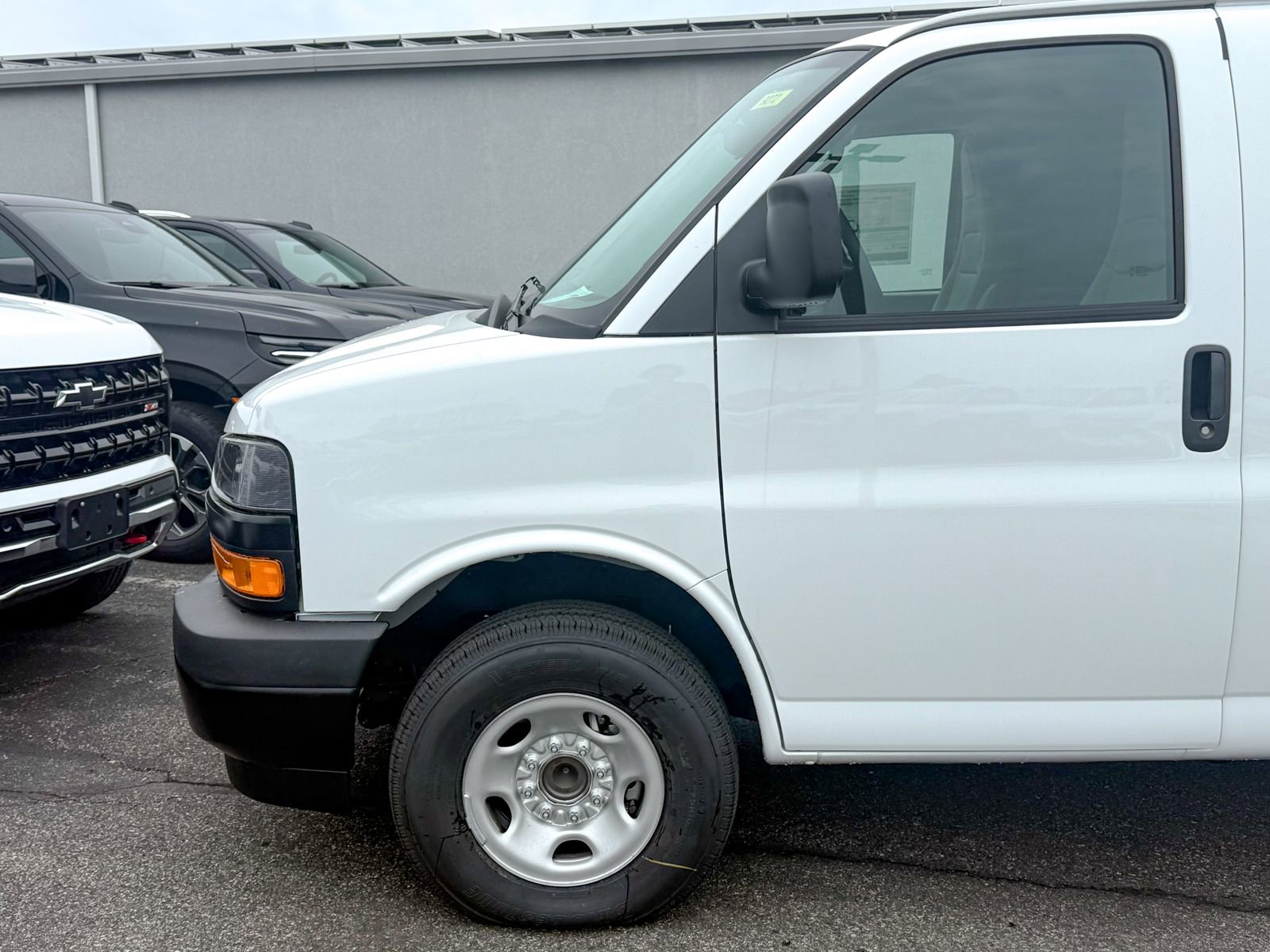 2026 Chevrolet Express Cargo Work Van - Photo 9