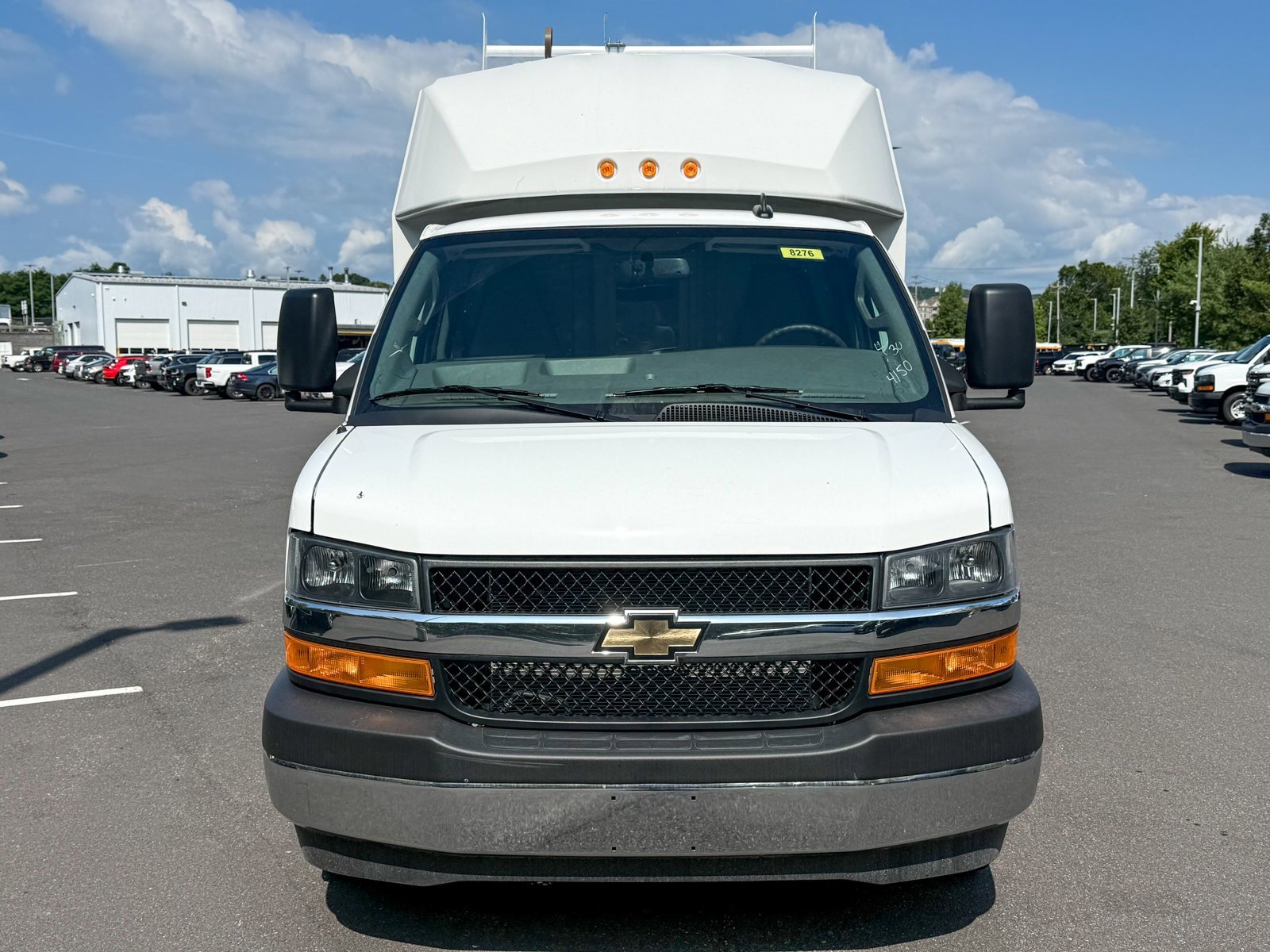 2025 Chevrolet Express 3500 Cutaway Van photo 4