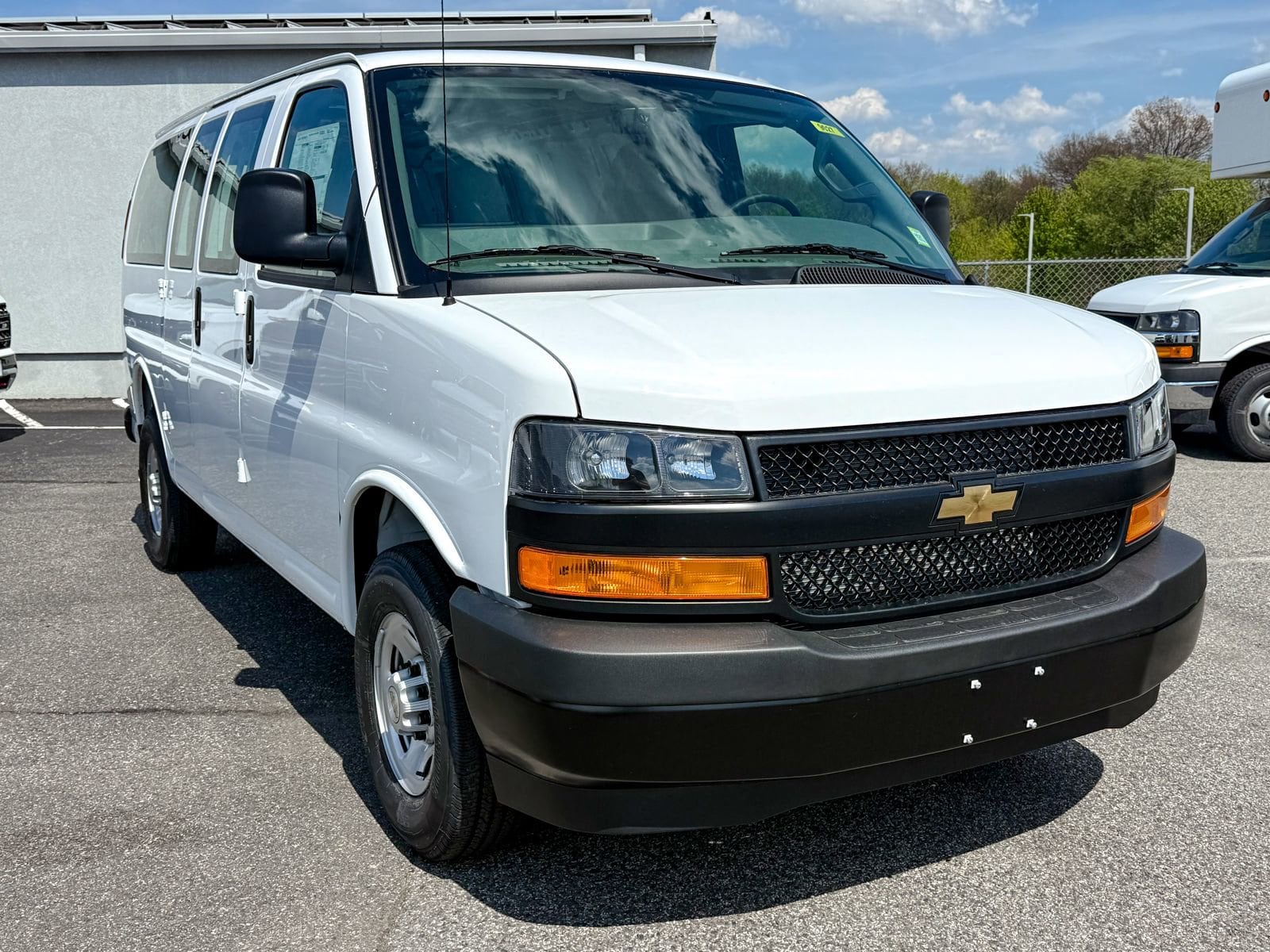 2026 Chevrolet Express 2500 Work Van HD's photo