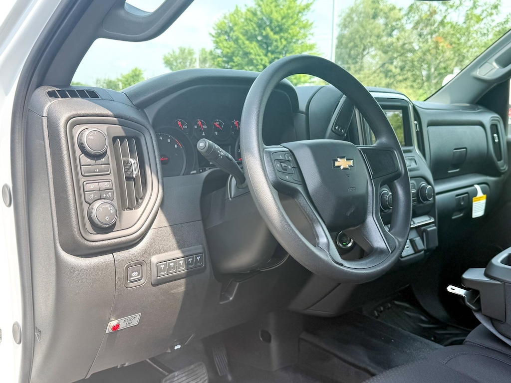 New 2025 Chevrolet Silverado 3500 HD Chassis Cab Work Truck Truck Crew Cab