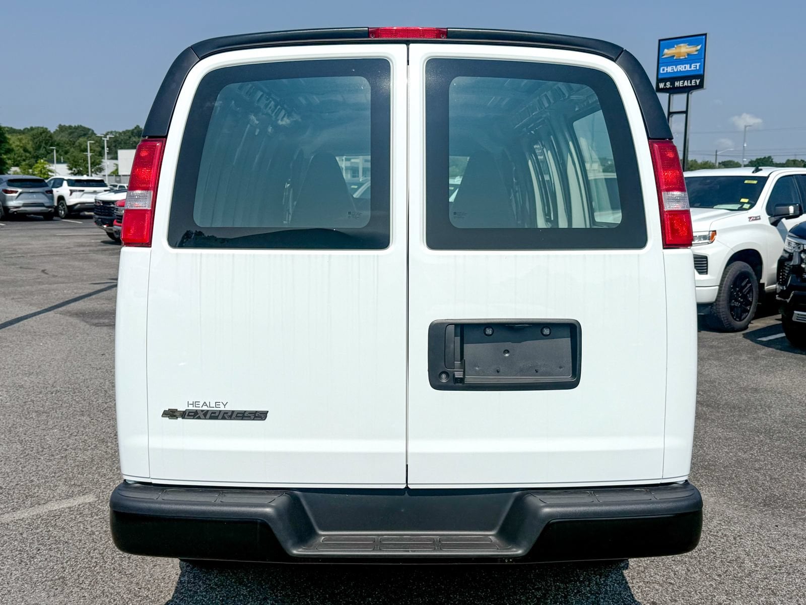 2026 Chevrolet Express Cargo Work Van - Photo 6