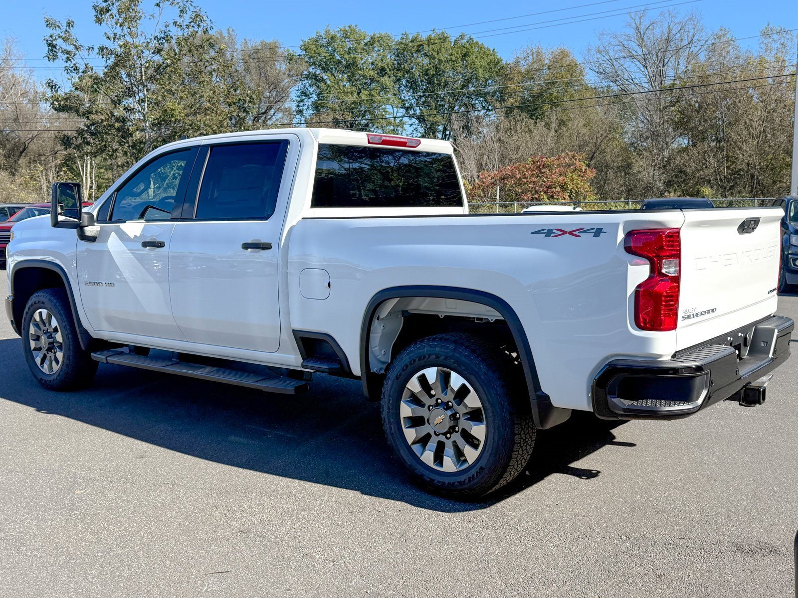 2026 Chevrolet Silverado 2500HD Custom photo 4