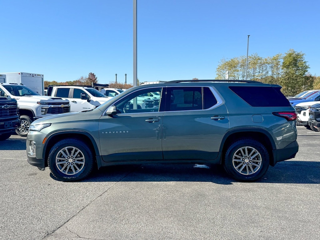 Used 2022 Chevrolet Traverse LT Cloth SUV