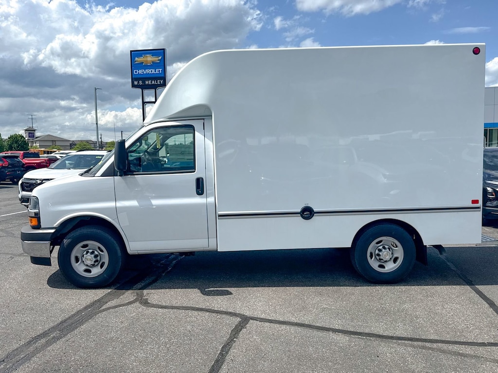 New 2026 Chevrolet Express Cutaway 3500 1WT Cutaway Van