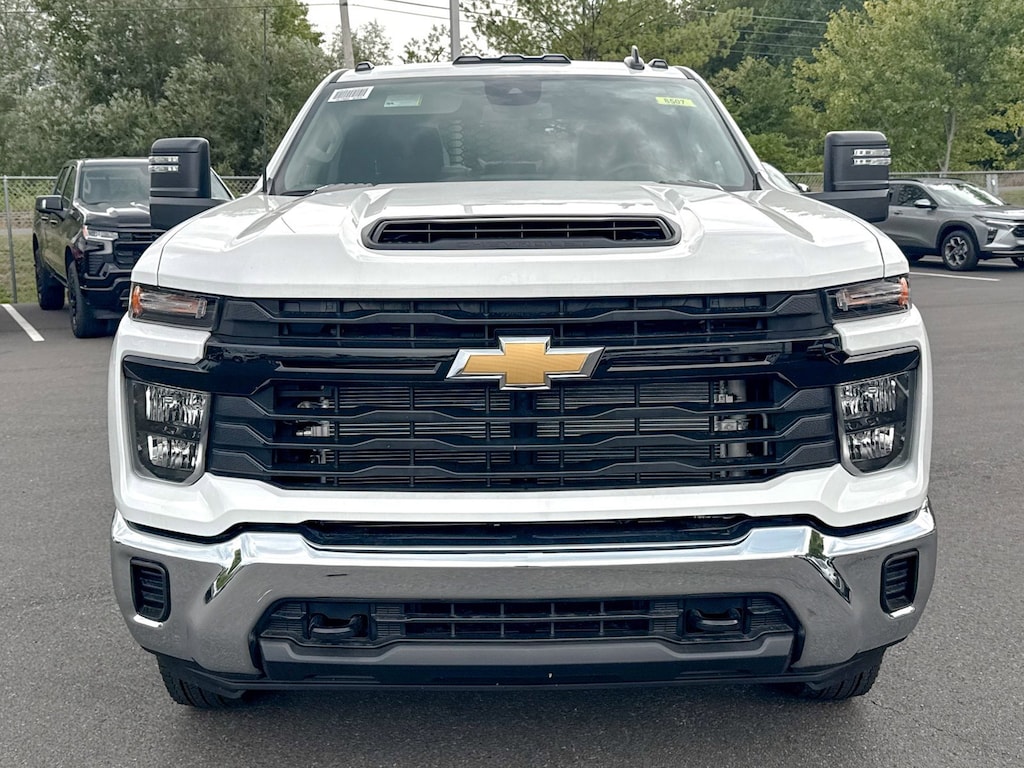 New 2025 Chevrolet Silverado 3500 HD Chassis Cab Work Truck Truck Crew Cab