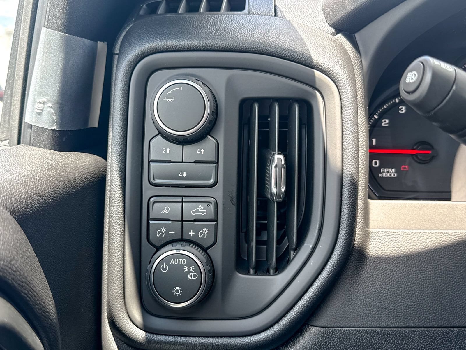 2026 Chevrolet Silverado 2500 HD Custom - Photo 36