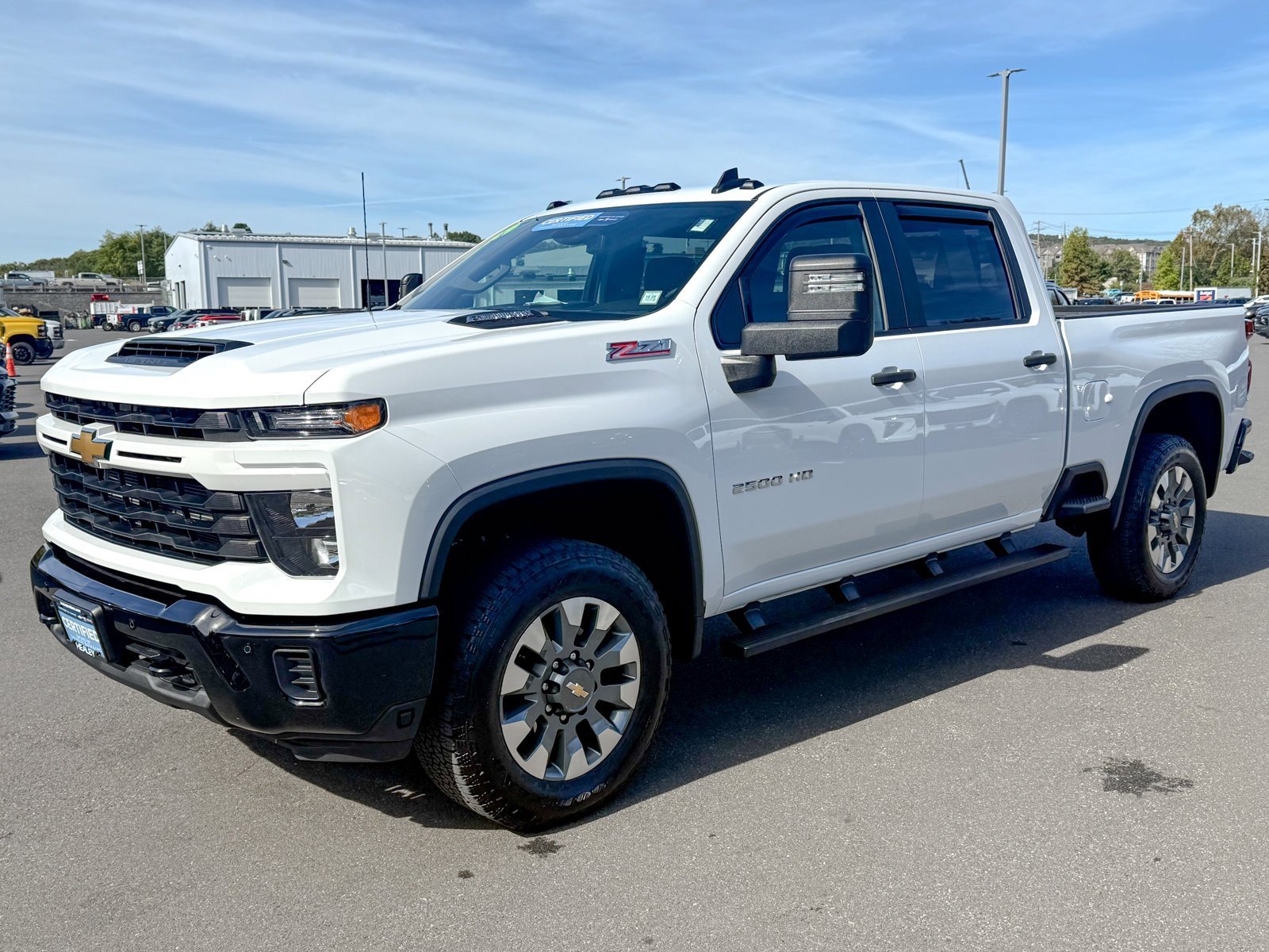 2025 Chevrolet Silverado 2500HD Custom photo 3
