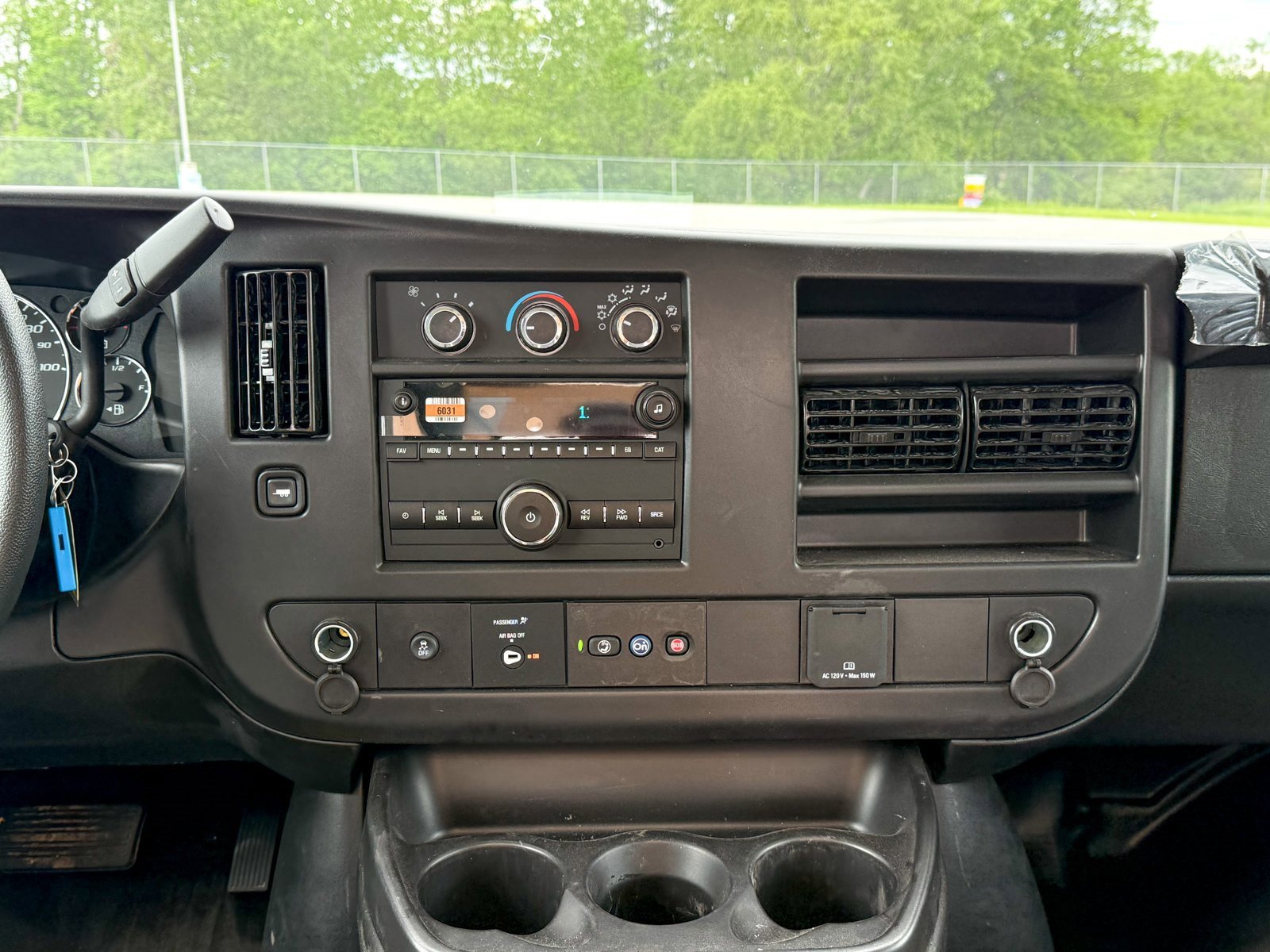 2025 Chevrolet Express Cutaway Base photo 24