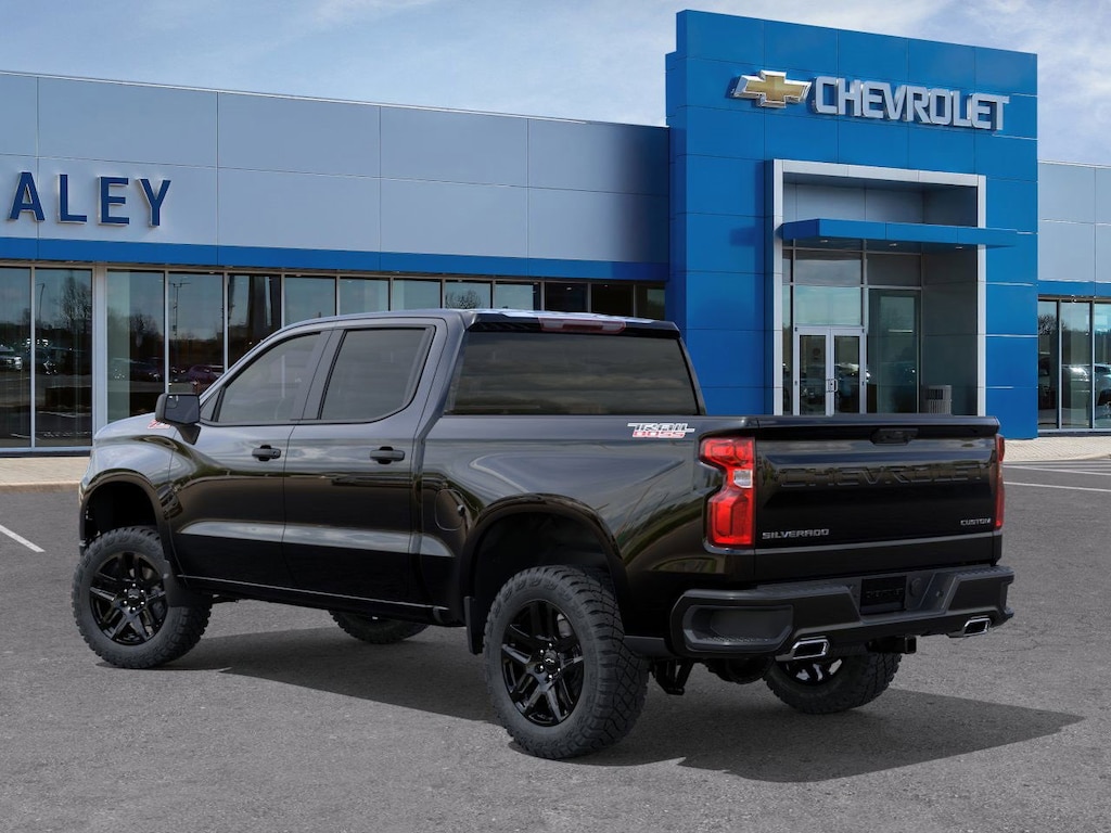 New 2025 Chevrolet Silverado 1500 Custom Trail Boss Truck Crew Cab