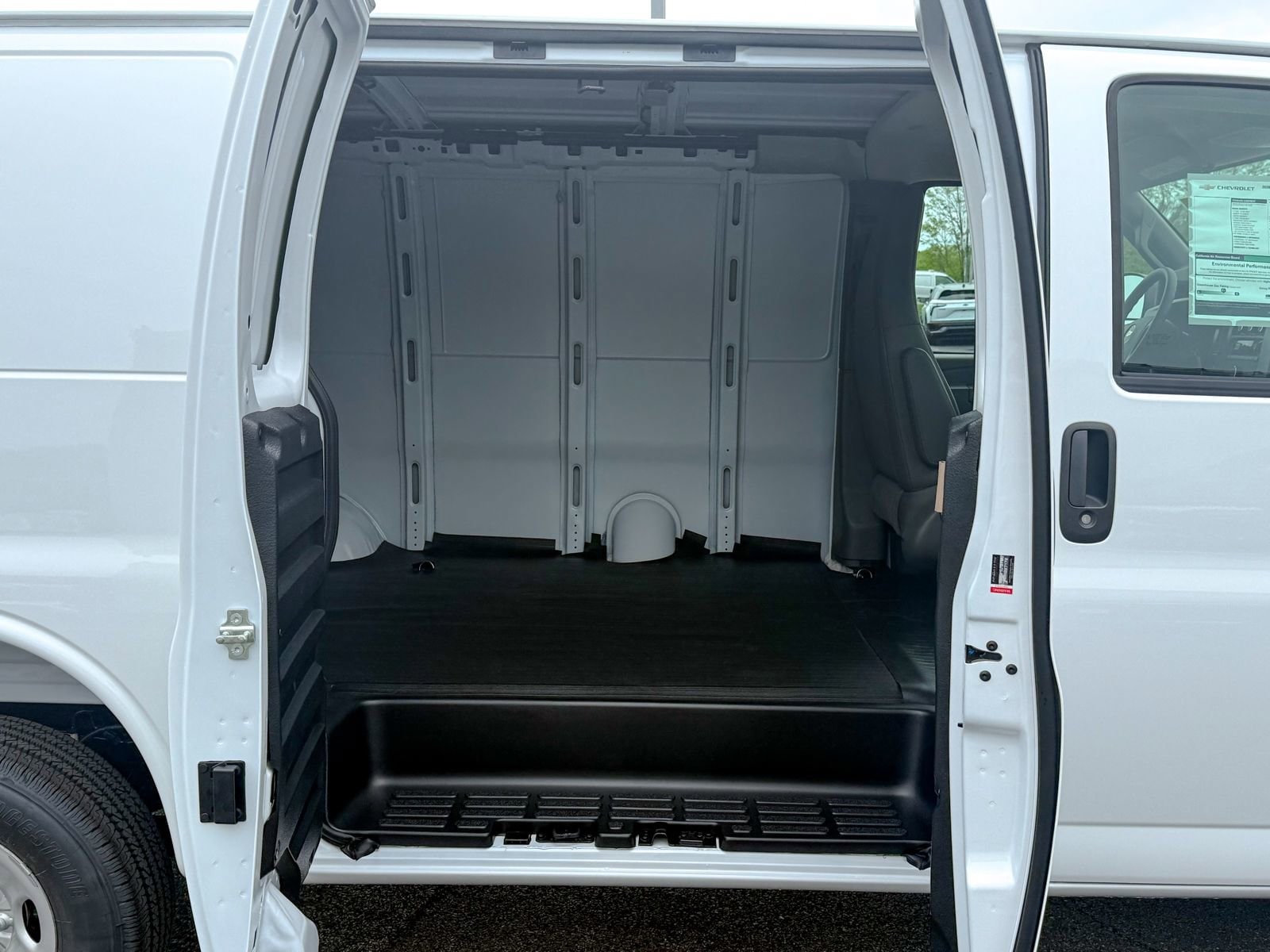 2026 Chevrolet Express Cargo Work Van - Photo 14