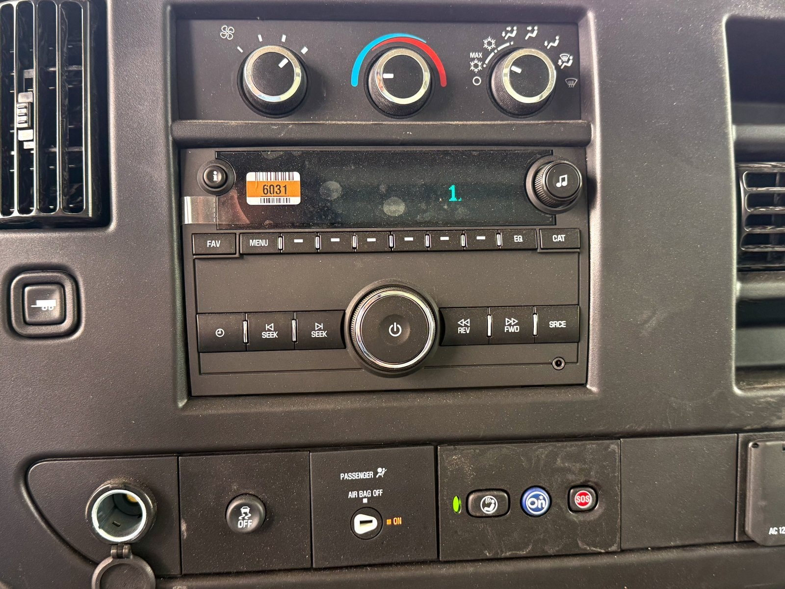 2025 Chevrolet Express Cutaway Base photo 26