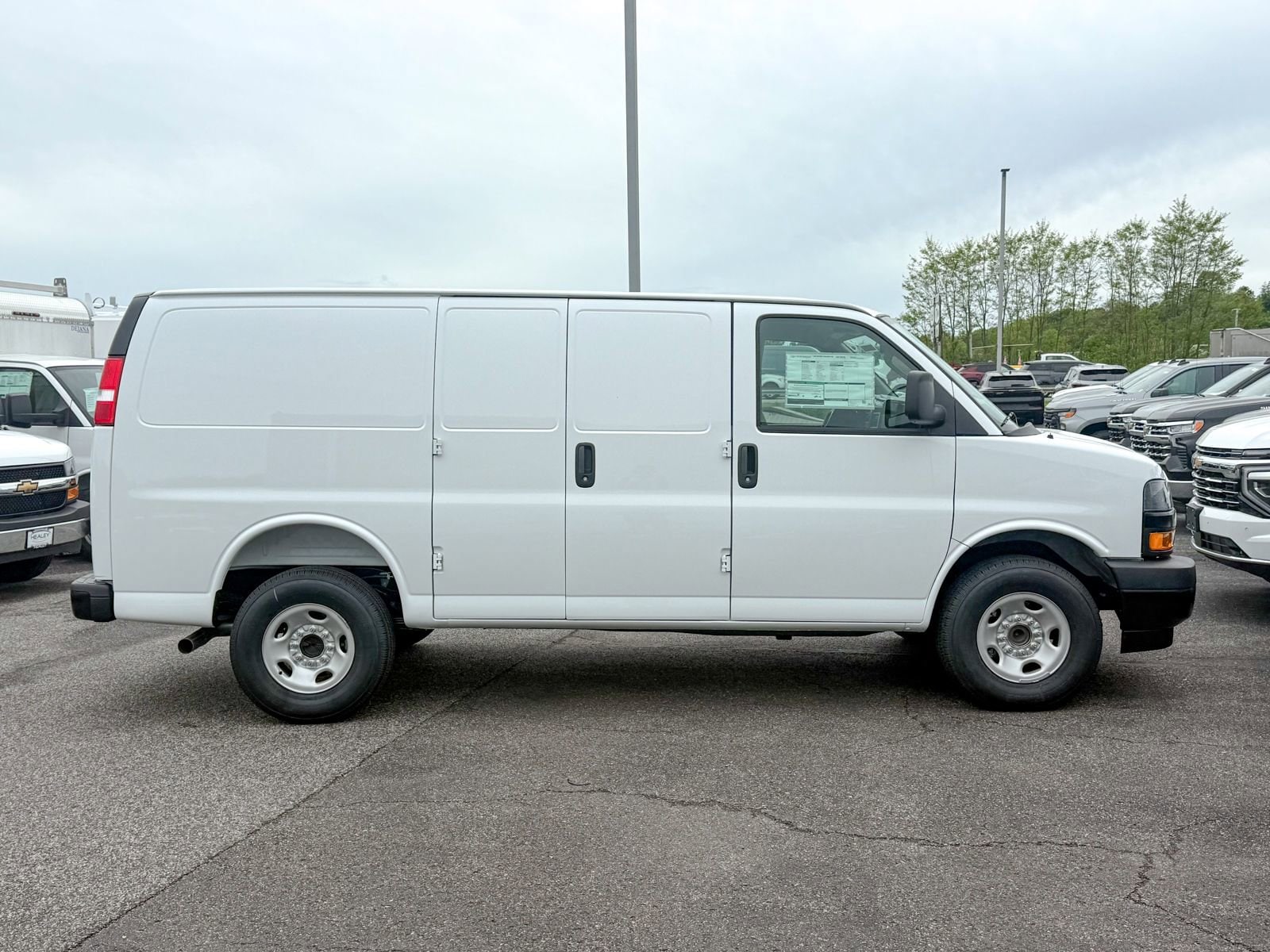 2026 Chevrolet Express Cargo Work Van - Photo 8