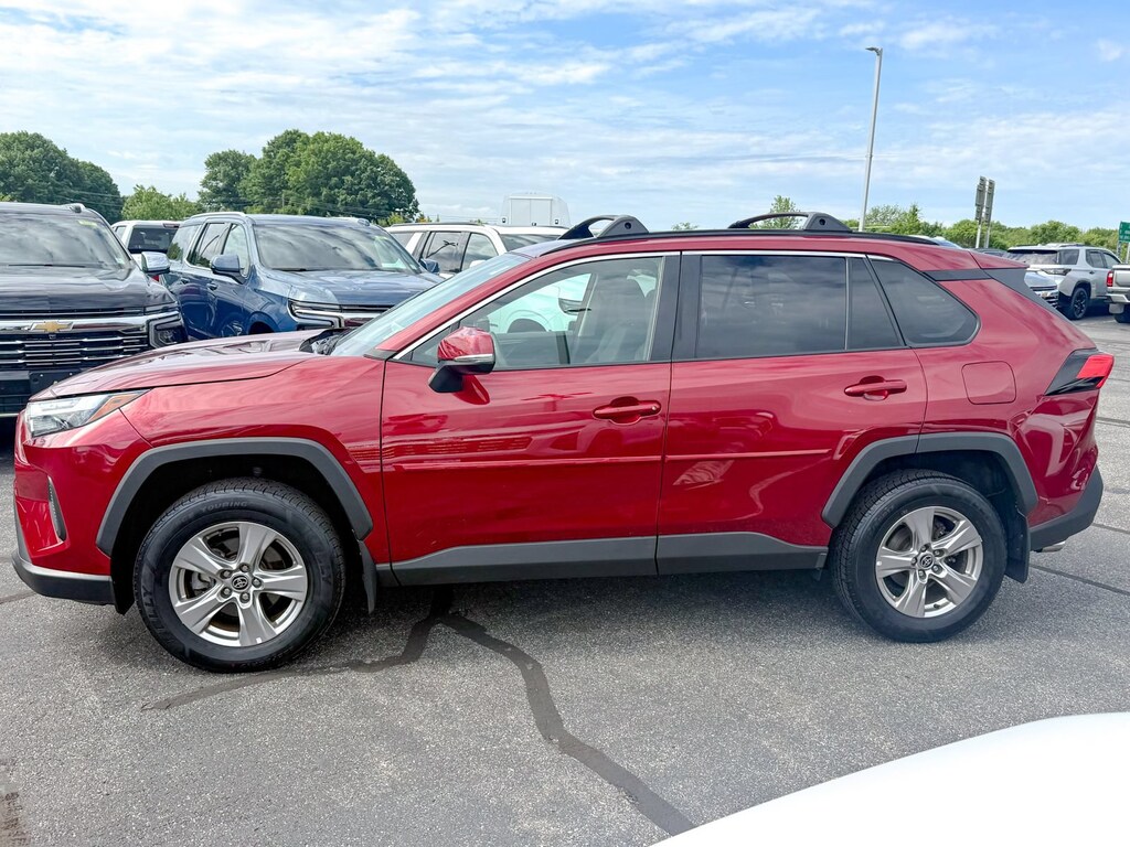 Used 2022 Toyota RAV4 XLE SUV