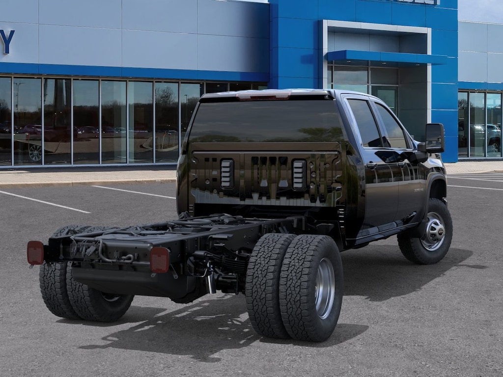 New 2026 Chevrolet Silverado 3500 HD Chassis Cab Work Truck Truck Crew Cab
