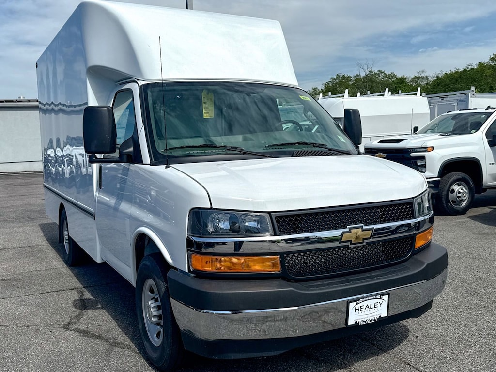 New 2026 Chevrolet Express Cutaway 3500 1WT Cutaway Van