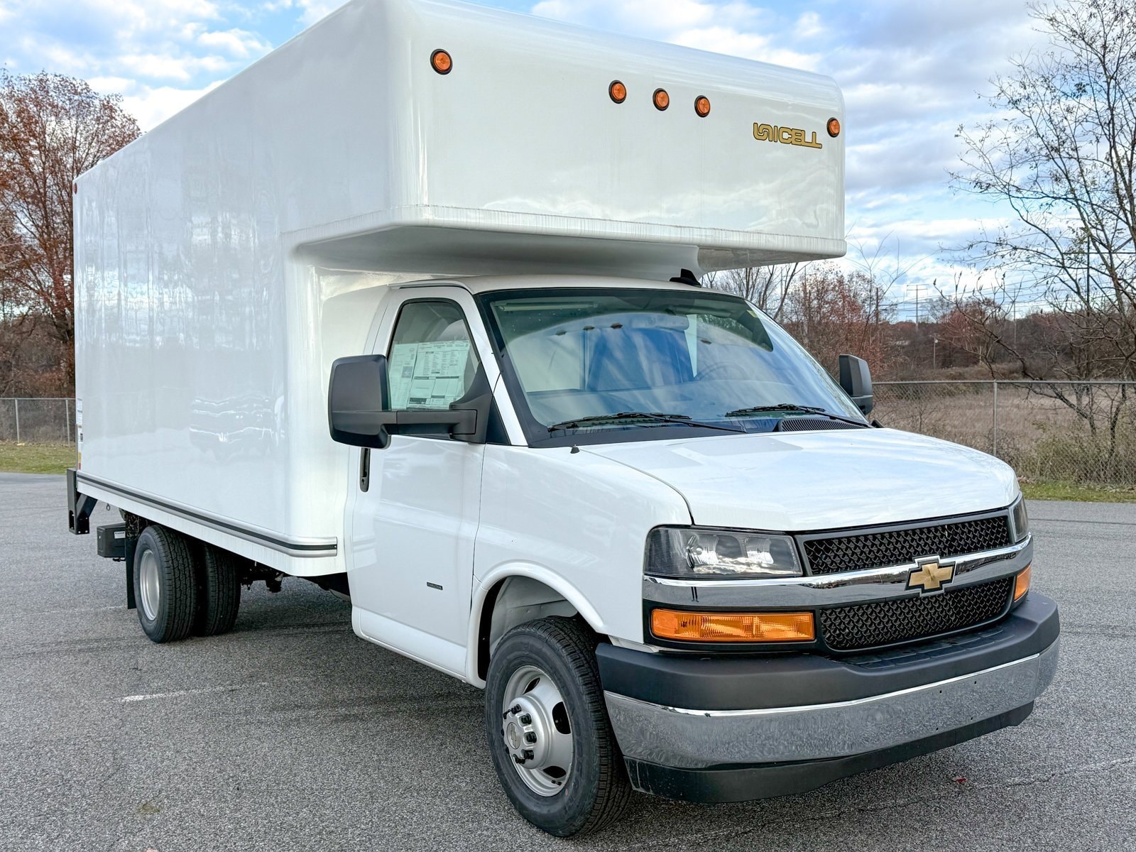 2025 Chevrolet Express Cutaway Base's photo