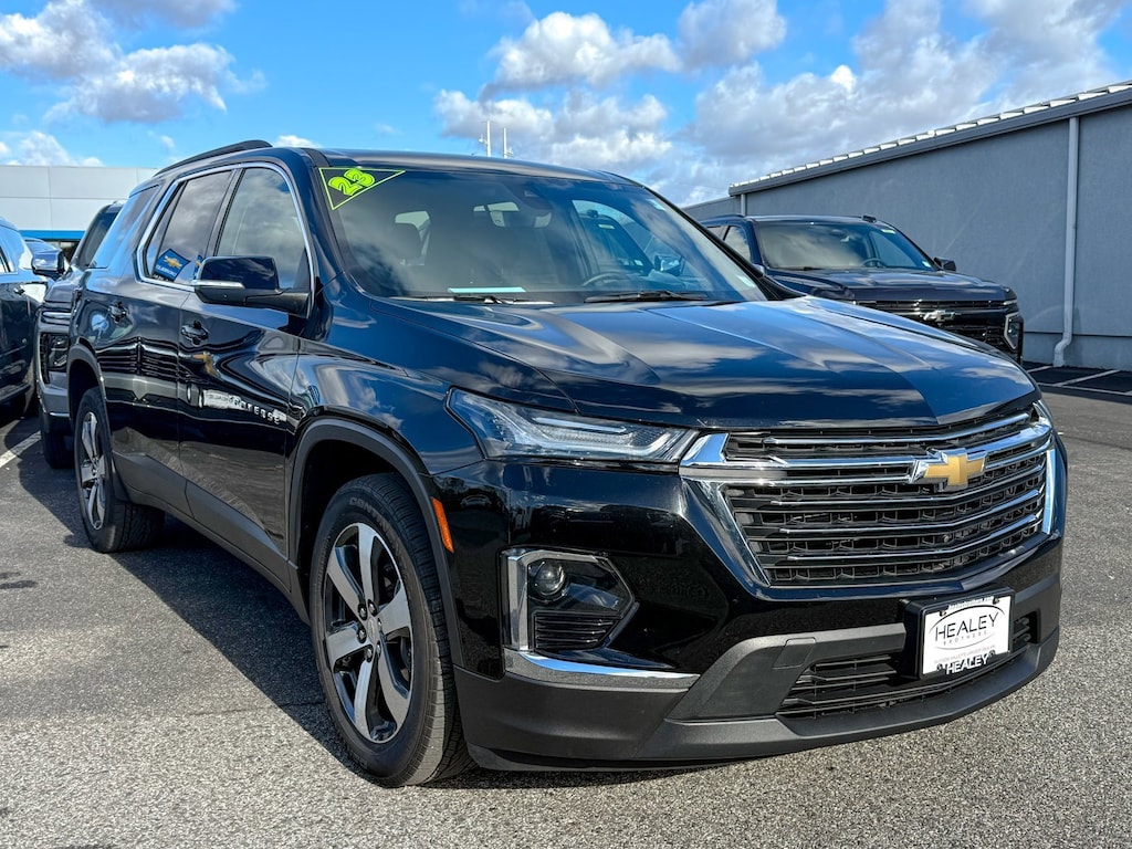 Used 2023 Chevrolet Traverse LT Leather SUV