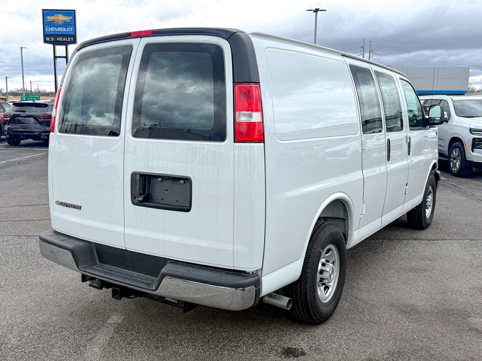 2025 Chevrolet Express Cargo Work Van - Photo 7