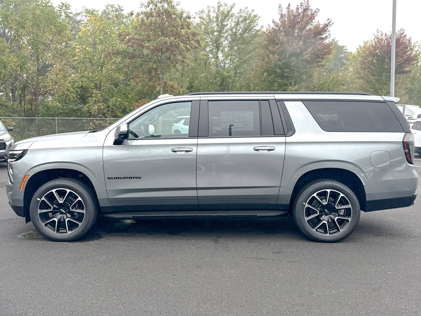 2026 Chevrolet Suburban RST photo 4