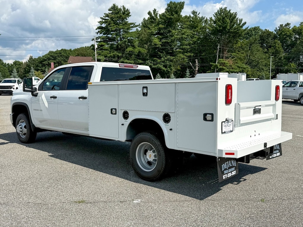 New 2025 Chevrolet Silverado 3500 HD Chassis Cab Work Truck Truck Crew Cab