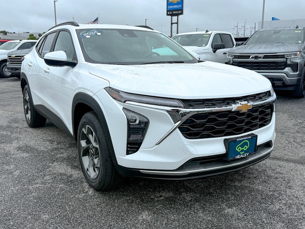 Used 2024 Chevrolet Trax LT SUV