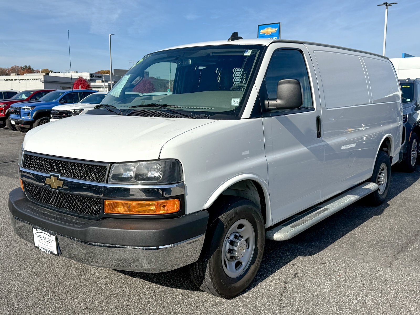 2023 Chevrolet Express 2500 Van Cargo photo 3