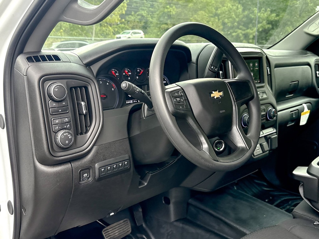 New 2025 Chevrolet Silverado 3500 HD Chassis Cab Work Truck Truck Crew Cab