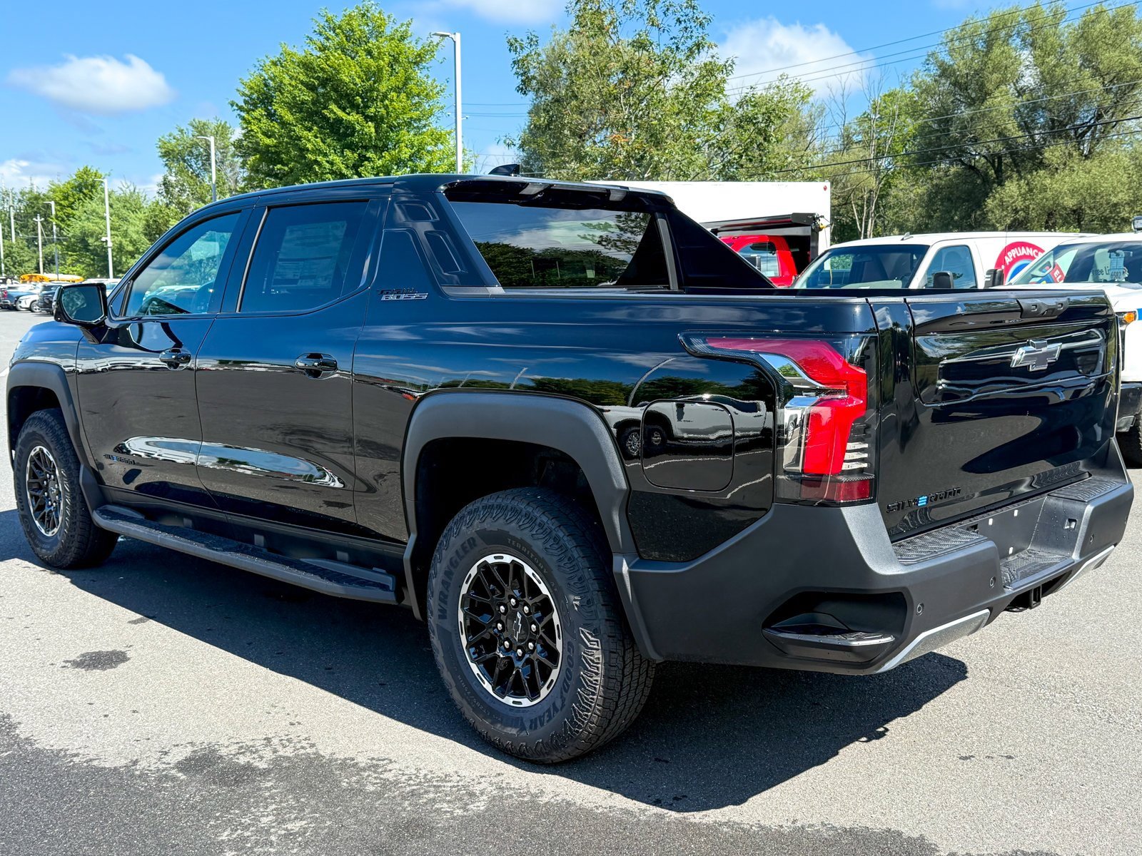 2026 Chevrolet Silverado EV Trail Boss photo 2
