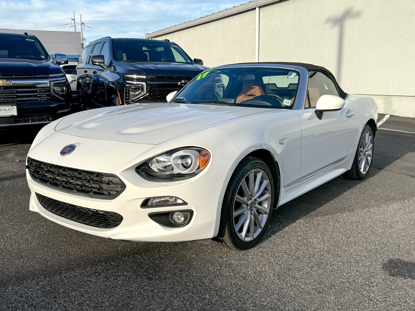 2017 Fiat 124 Spider Lusso photo 3