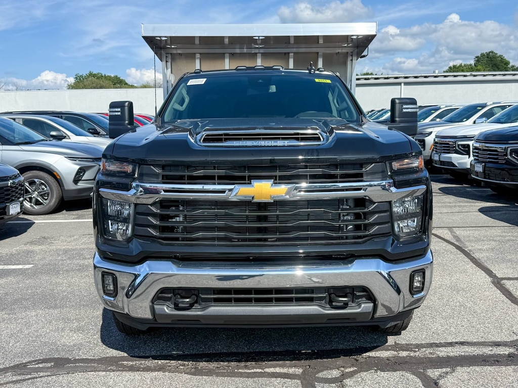 New 2026 Chevrolet Silverado 3500 HD Chassis Cab LT Truck Crew Cab