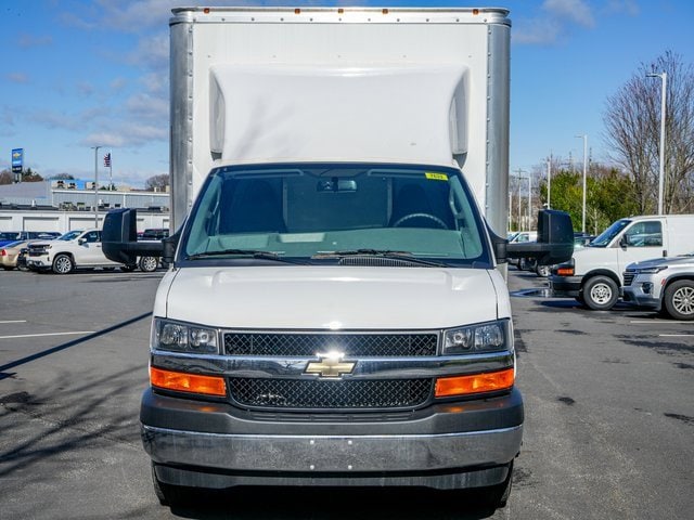 2024 Chevrolet Express Cutaway Base photo 4